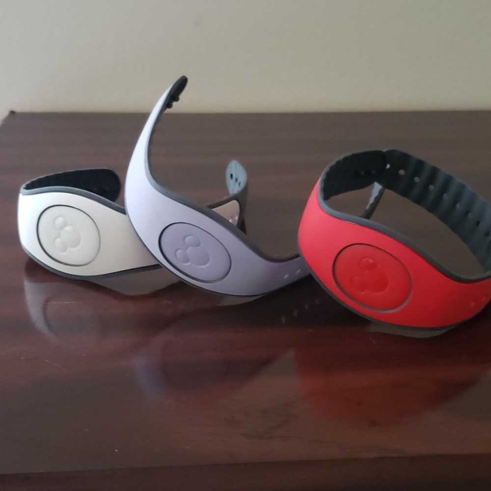 2 Disney Magic Bands